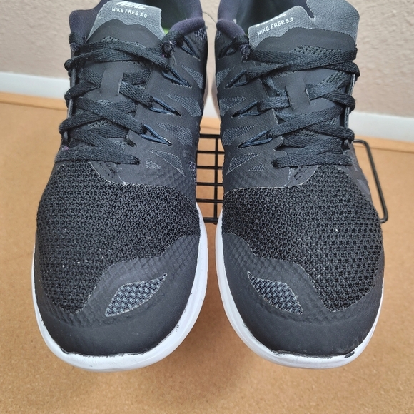 Nike Free 5.0 Women’s
642199-001
Running Shoes - Picture 2 of 13